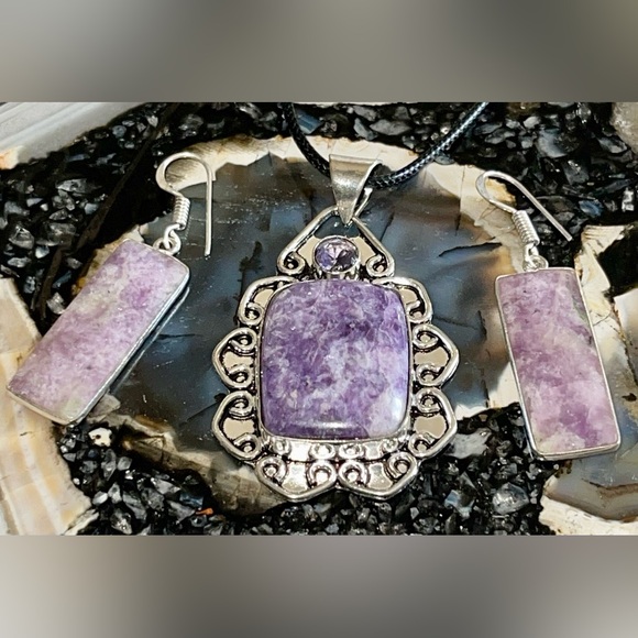 “The Peace Stone” Lepidolite Pendant & Earrings Set - Picture 9 of 13